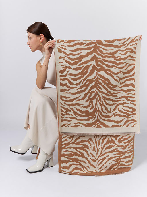 В СОСТАВЕ ШЕРСТЬ И КАШЕМИР Большой, мягкий, теплый однотонный двусторонний палантин - Tantino фото 9