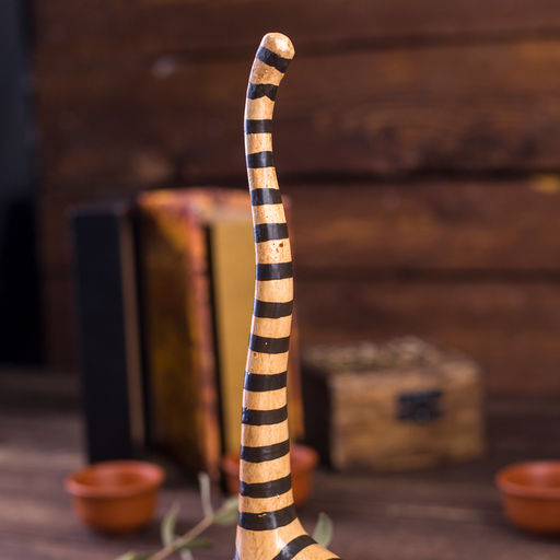 Сувенир «Кошка полосатая под кольца», 12×4×25 см, дерево