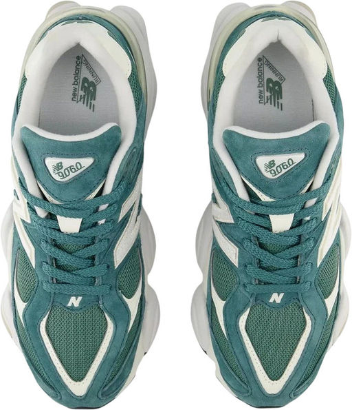 Кроссовки взрослые