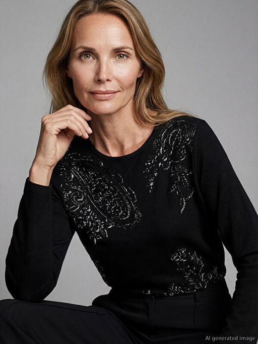 Bisiklet Yaka Desenli Kad?n Ti??rt