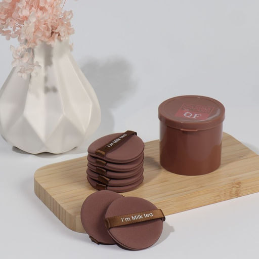 Спонжи для макияжа MILK TEA, набор - 7 шт., d=5.5 см, с держателем, в футляре, коричневые