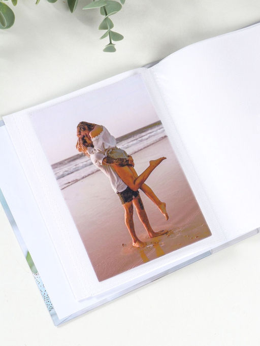 Фотоальбом на 40 фото 10×15 см «Белые розы и сердечки в посыпке», в коробке, 4.5×14×17 см