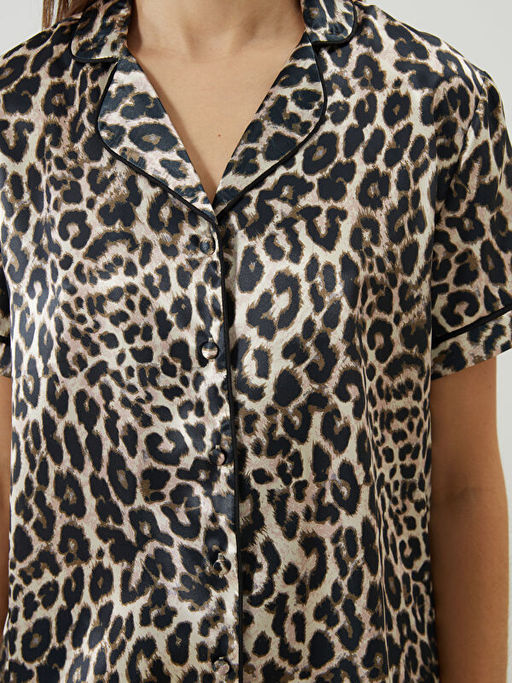 Leopar Desenli Saten Kad?n ?ortlu Pijama Tak?m?