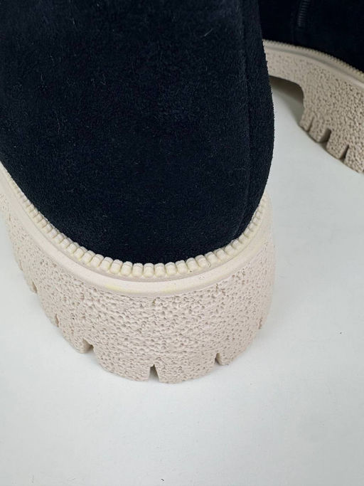 Ботинки 228.V.1541be.Черный замша уценка