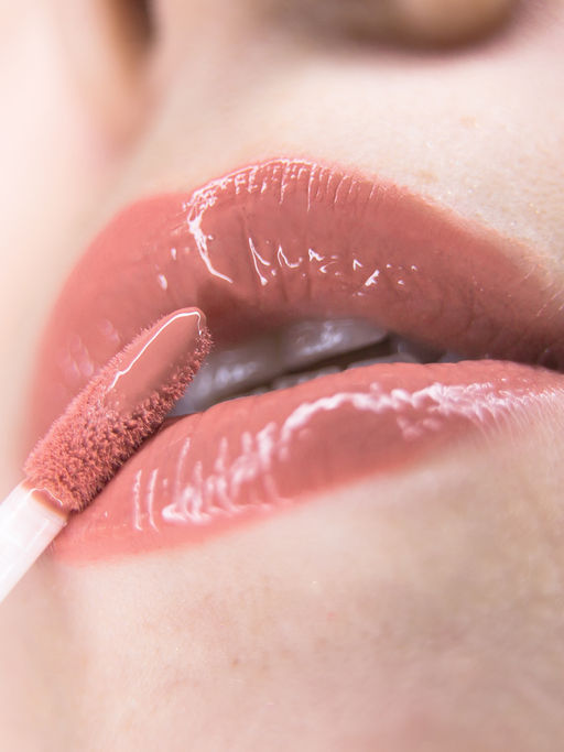 #2 Нежно-карамельный блеск для губ - Bella - Make u make фото 4