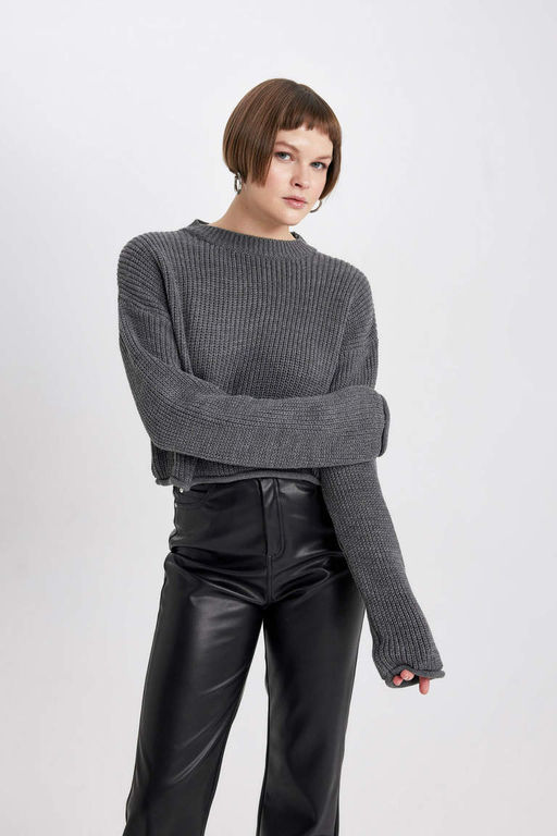 Укороченный свитер из ткани Салоники с круглым вырезом - Defacto фото 4