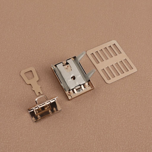 Цена за 3 шт. Застёжка для сумки, 3.5×2.6 см, цвет золотой