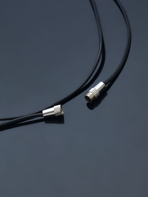 Шнурок нейлон 60 см, чёрный, винтовой замок серебро