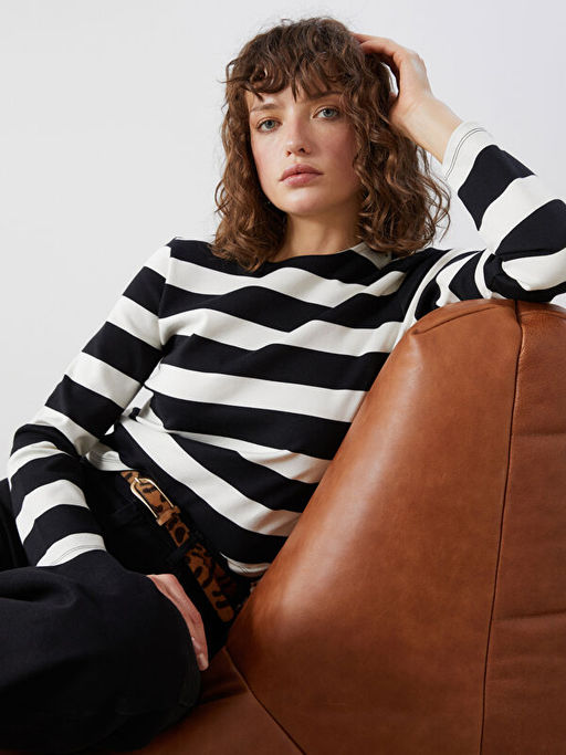 Bisiklet Yaka ?izgili Kad?n Ti??rt