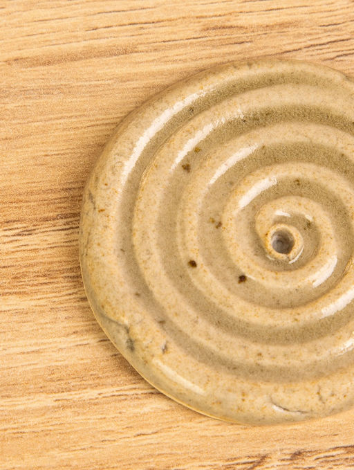 Подставка под благовония «Спираль», 6×6×0.8 см, керамика, тёмно-коричневая