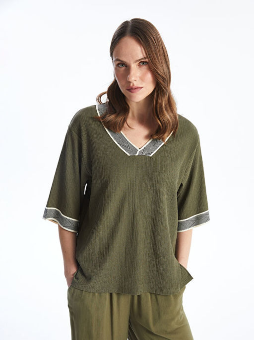 V Yaka Desenli Oversize Dokulu Kad?n Bluz