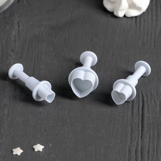 Цена за 3 шт. Плунжеры кондитерские Сердечко, набор 3 шт.: 1.6?1.1 см, 1.4?1 см, 1?1 см, пластик, белые