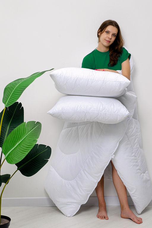 Подушка в стеганом чехле из микрофибры Raposa Home