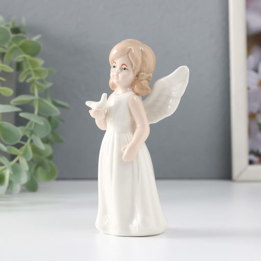Сувенир керамика "Девочка-ангел с белой голубкой в руке" 11,7х7х4 см