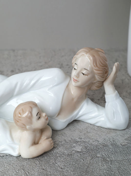 Статуэтка Дама с ребенком 23х7 см / HP3154-2 /уп 24/ - Галеонтрейд фото 7