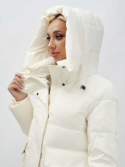 Пальто утепленное стеганное зимнее с капюшоном женское бежевого цвета 9602B - Mtforce фото 9