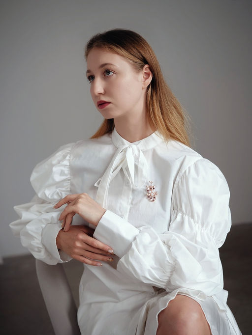 Брошь Жемчужная ветвь с росой, цвет бело-фиолетовый в розовом золоте