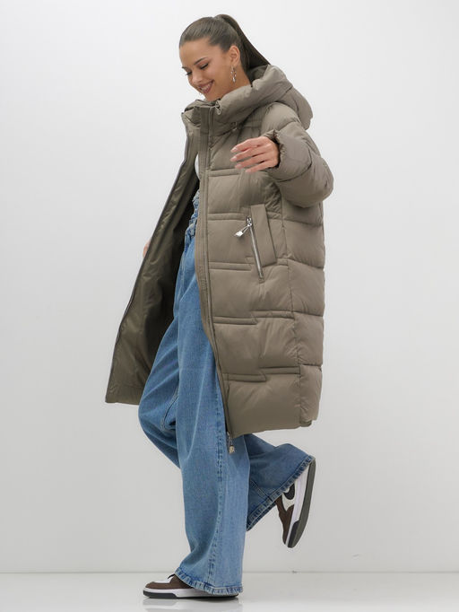 Пальто зимнее утепленное с капюшоном женское светло-коричневого цвета 7779SK - Visdeer фото 14