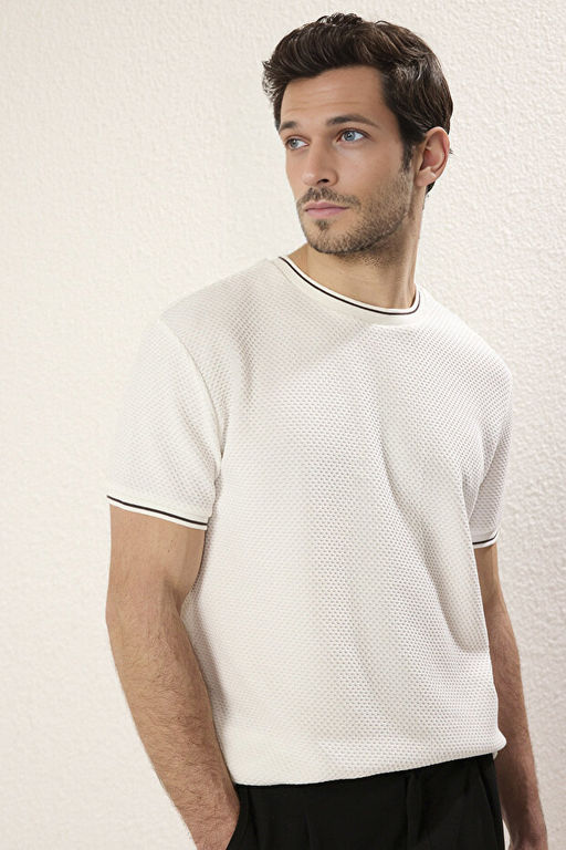 Beyaz Regular/Normal Kesim Dokulu Triko Bantl_ T-Shirt TMNSS25TS00042 - Trendyolmilla фото 2
