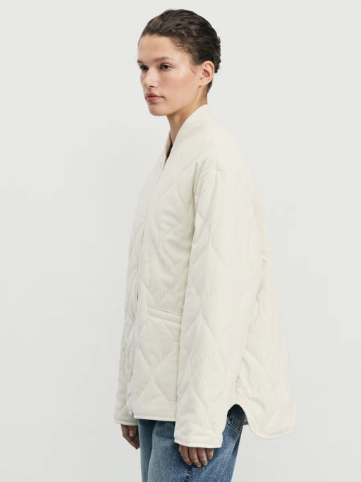 Стеганая куртка-бомбер из фактурной ткани / Zarina фото 4