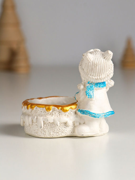 Подсвечник на 1 свечу Девочка с корзинкой, гипс, 7?7 см, перламутр