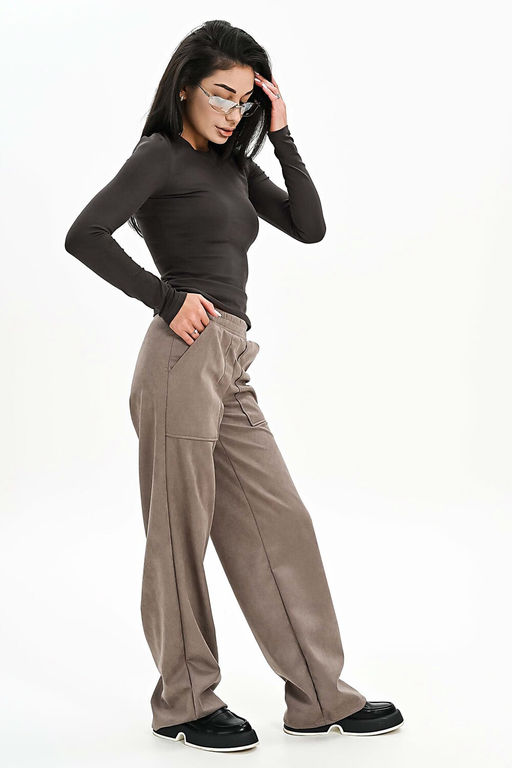 Брюки из мягкой эко замши