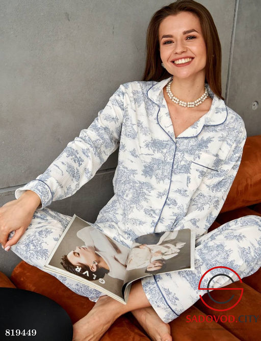Пижама с штанами и рубашкой