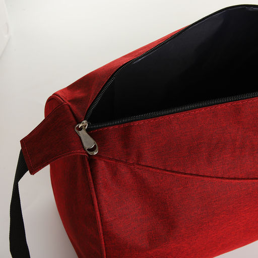 Сумка спортивная на молнии, регулируемый ремень, средний размер, красная
