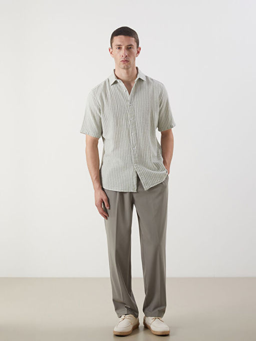 Regular Fit K?sa Kollu ?izgili Erkek G?mlek