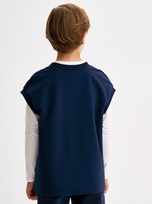 Темно-синий жилет