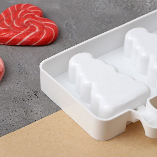 Форма для мороженого новогодняя Ёлочка, силикон, 19.5?13?2.5 см, 3 ячейки (7.1?2.7 см), белая