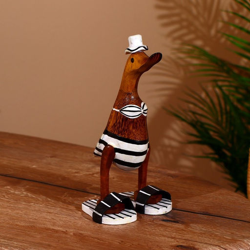 Сувенир «Утка на пляже», 27 см, дерево