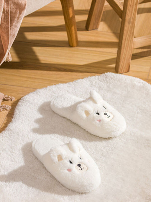 Pel?? Kad?n Ev Terli?i