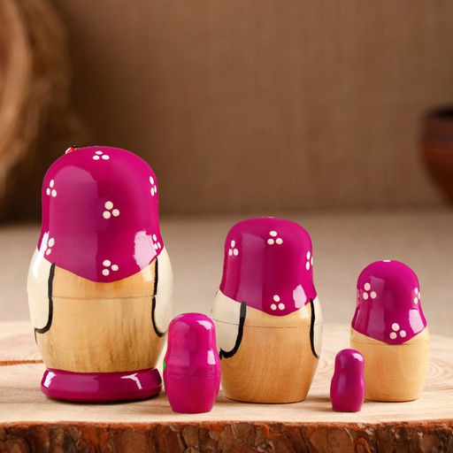 Матрёшка дерево «Божья коровка», фиолетовый платок, 5 кукольная, 9-11 см