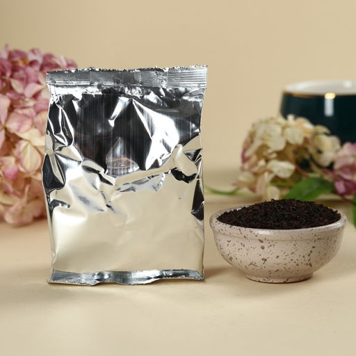 Подарочный набор Цвети от счастья: чай чёрный со вкусом клубники 50 г., кофе со вкусом нуги 50 г., варенье из сосновых шишек с клюквой 30 г., крем-мёд с клбуникой, 30 г., крем-мёд с черникой 30 г. - Фабрика счастья фото 3