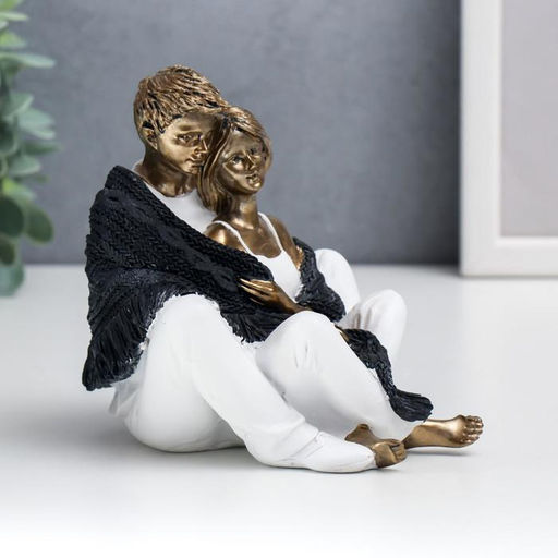 Фигурка полистоун «Влюблённые в белой одежде, нежность и объятия», 12×10.5×12 см
