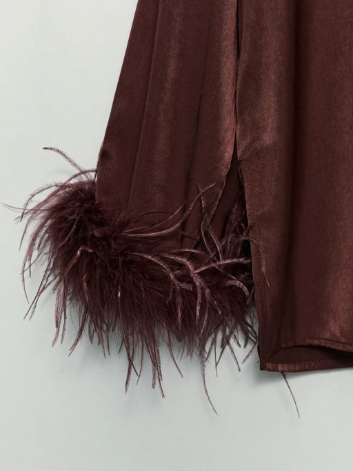 Блузка с английским воротником и перьями / Zarina