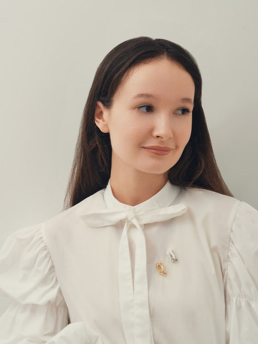 Цена за 2 шт. Брошь «Зуб», со стразой, белая в серебре