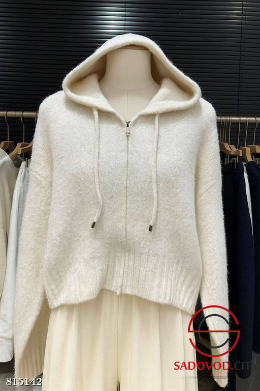 Теплые толстовки женские с капюшоном