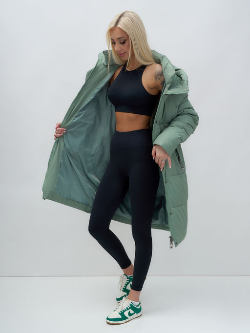 Куртка зимняя женская с капюшоном удлиненная стеганная зеленого цвета 9629Z - Mtforce фото 15