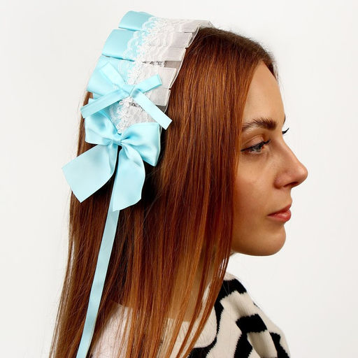 Карнавальная повязка Лолита, голубая с белым кружевом