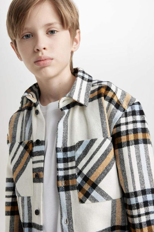 Широкая фланелевая рубашка в клетку с длинными рукавами и воротником-поло для мальчиков с карманами и карманами - Defacto фото 4