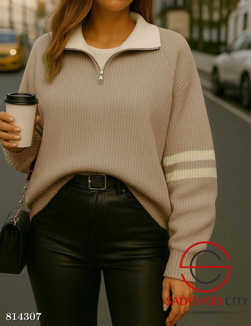 Теплая кофточка на замке