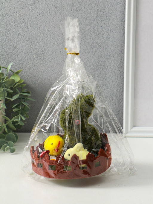 Фигурка пасхальная Зайчик с цыплятами на лужайке с забором, 12.5?12.5?10.5 см