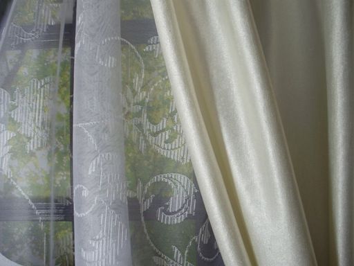 Готовые шторы арт. 206830/160, размеры 160 см высота х 300 см ширина, рисунок выткан из мерцающей серебристой пряжи, на универсальной ленте