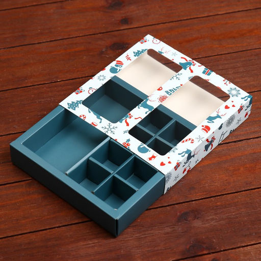 Коробка под 8 конфет и шоколад «С Новым годом!», 17.5×17.5×3.5 см