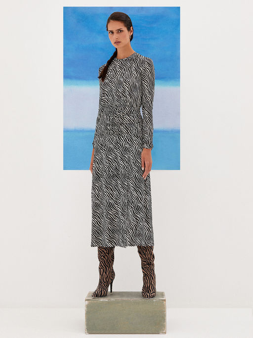 Платье с принтом зебра 422.050097/Черный