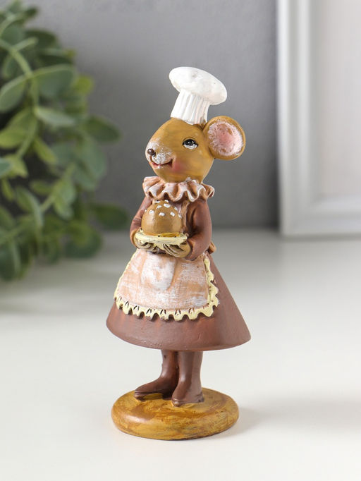 Фигурка полистоун «Мышка-пекарь в тёмном платье, с хлебом», 6×4.5×13 см