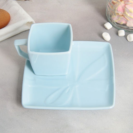 Чайная пара керамическая «Голубой подарок»: кружка 150 мл, блюдце 15.5×15.5 см