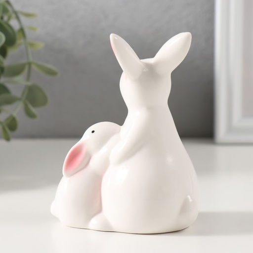 Фигурка керамика «Заюшка с зайчиком беленькие», 5.3×8×10 см